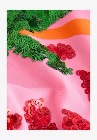 Non sélectionné, pink