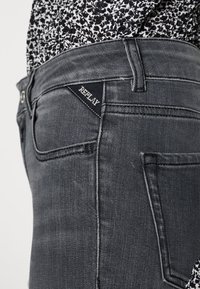 Replay Džíny Slim Fit - grey denim