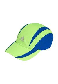 Gorra Adidas en verde neón con detalles azules. Tejido suave, visera curvada y detalle del logo en la parte frontal. Diseño aerodinámico.