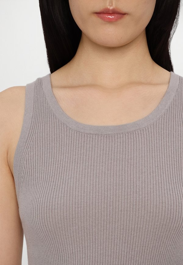 RAYER - Top - granite2