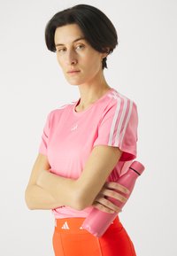 adidas Performance AEROREADY TRAIN ESSENTIALS  - Sportska majica - bliss pink/white