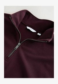 Geselecteerd, burgandy red