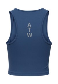 Marinblå ärmlös atletisk croptopp med breda axelband och vertikala reflekterande bokstäver "ATW" på ryggen.