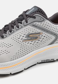 Skechers GO RUN CONSISTENT 2.0 - Zapatillas - gray