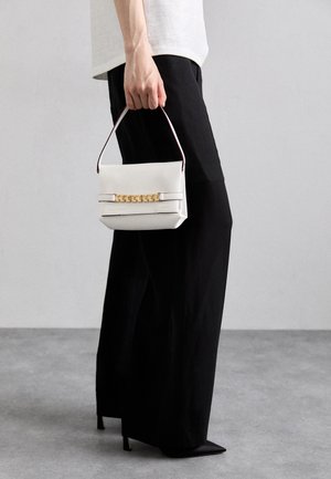 Victoria Beckham MINI POUCH - Håndtasker - white