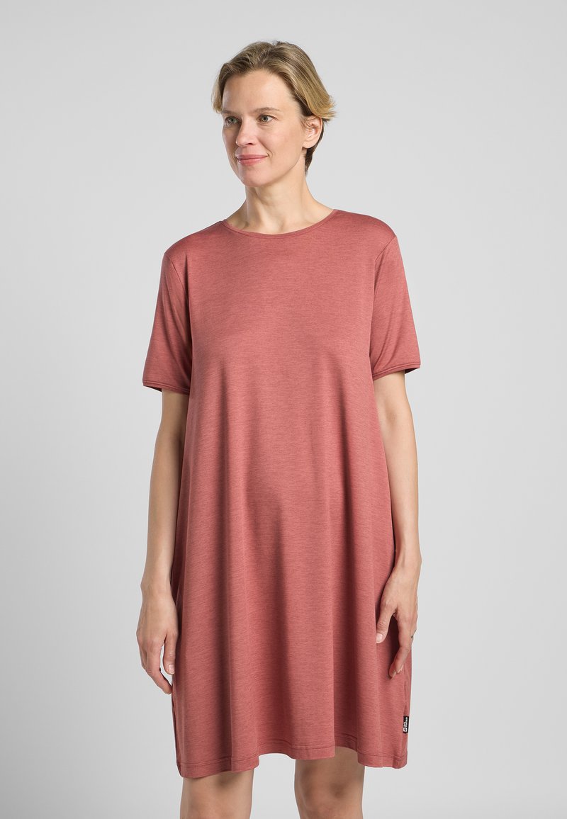 Kurzes Kleid mit kurzen Ärmeln in einem verblassten Rosaton, aus weichem Stoff mit einer lockeren Passform, rundem Halsausschnitt und subtilen seitlichen Schlitzen.