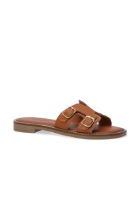 Brune læder slidesandal med to spænder, åben tå, flad sål og stikninger langs kanterne. Minimalistisk design.