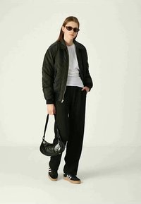 Pieces PCCHILLI SUMMER WIDE PANTS - Kelnės - black