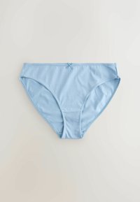 Hele sinised puuvillased naiste püksikud, millel on ees keskel vööjoonel väike dekoratiivne pael, ilma taustata.