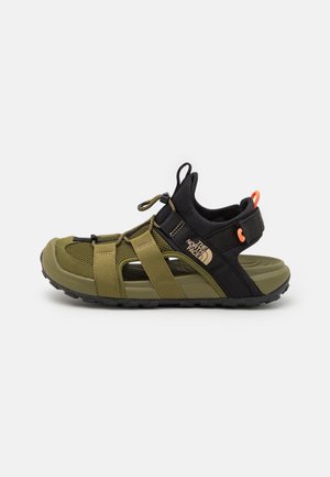 The North Face EXPLORE CAMP - Sandales de randonnée - forest olive/tnf black