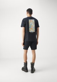 Columbia EXPLORERS CANYON BACK TEE - Print T-shirt - black