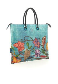 Borsa turchese con manici neri, caratterizzata da ricami floreali multicolori e dettagli in metallo argentato.