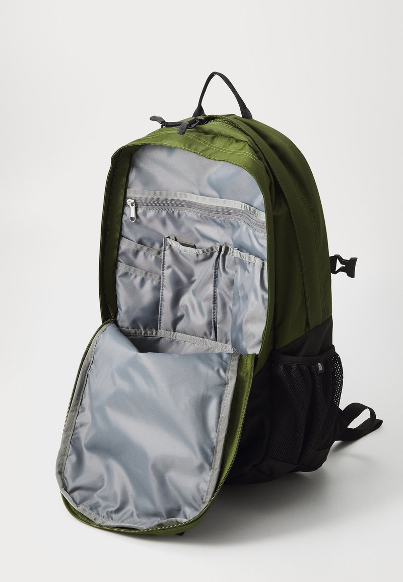 The North Face BOREALIS CLASSIC UNISEX - Rucksack - woodland green/black/ green - Zalando