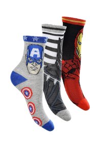 Tre paia di calzini di cotone con design di supereroi: grigi con Captain America, a strisce nere e grigie con Spider-Man, rossi con Iron Man.