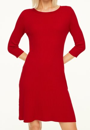 Robe pull - red
