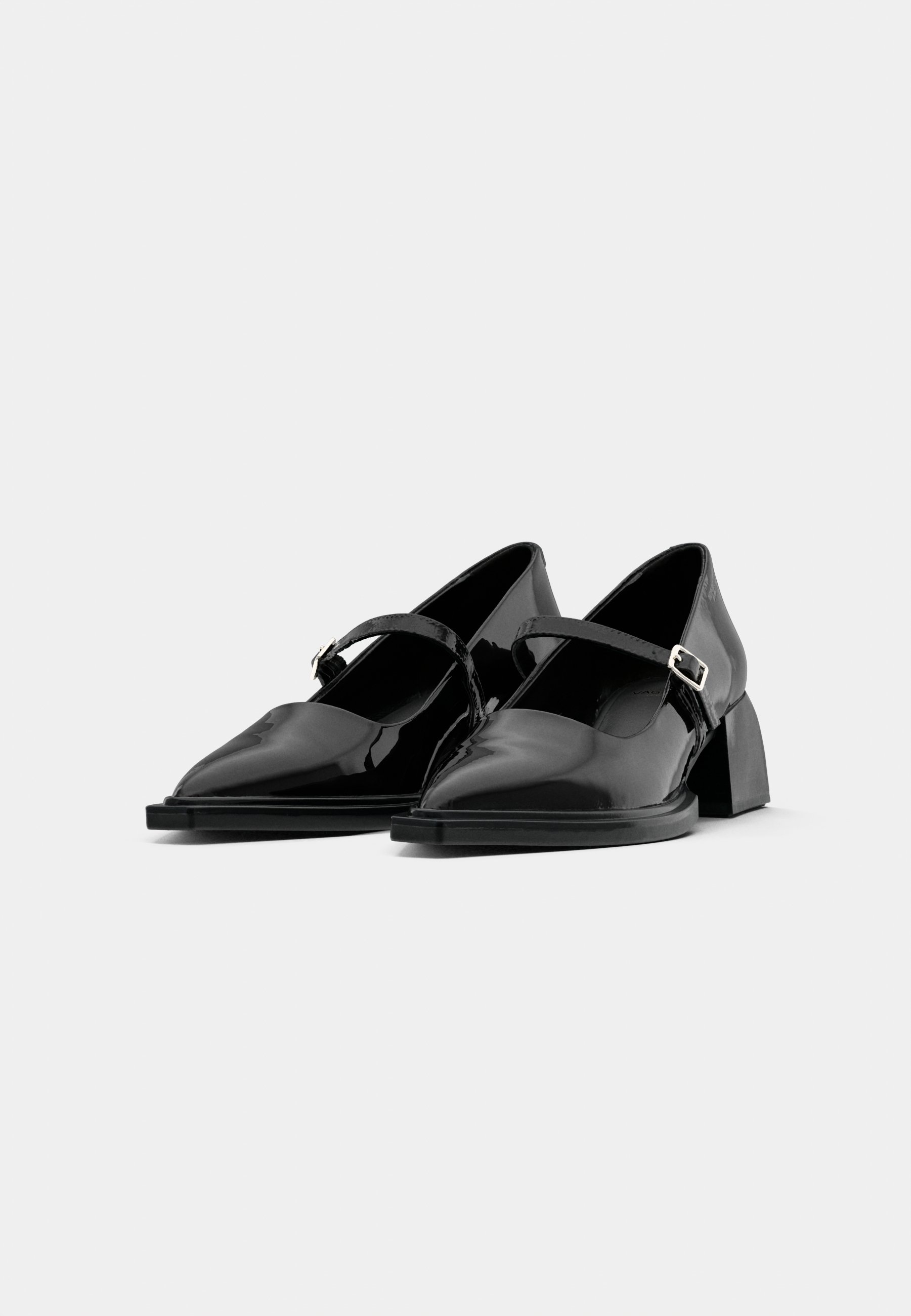 VIVIAN ヒール Vagabond Shoemakers ブラック VIVIAN ヒール Vagabond Shoemakers ブラック