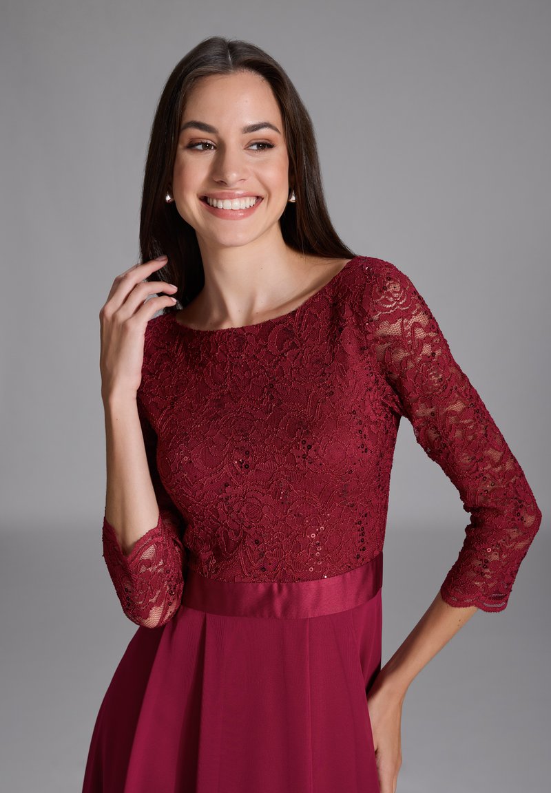Swing SWING - Maxi dress - dark purple/red - Zalando.co.uk