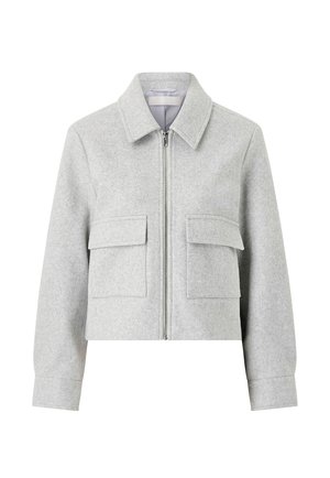 Jasnoszara wełniana kurtka z kołnierzem, zamkiem błyskawicznym z przodu, długimi rękawami i dwoma dużymi kieszeniami z klapką z przodu.