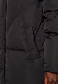 YAS Tall YASIRIMA LONG COAT - Piumino lungo - black