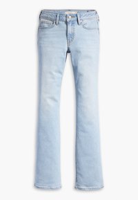 Jean en denim bleu clair avec une légère coupe bootcut, avec poches avant et arrière et fermeture par bouton à la taille.