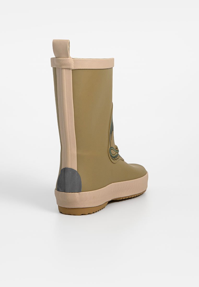 Olijfgroene rubberen enkelboot met een beige bies. Voorzien van een gestructureerde, antislipzool en een ronde grijze accent op de hak.