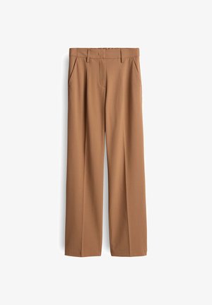 Pantaloni a gamba larga marroni con una texture liscia, dotati di tasche frontali e una semplice vita, realizzati in tessuto leggero.
