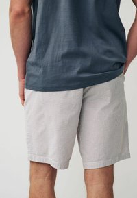 Next STRIPE-REGULAR FIT - Shorts - stone