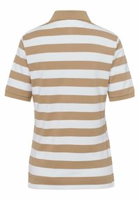 Polo triko s krátkým rukávem v hnědo-bílé horizontální pruhované kombinaci, má límec a texturovanou tkaninu. Zobrazeno ze zadní strany.