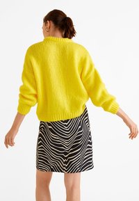 Mango Pullover - yellow