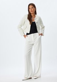 Koton Bleiseri - white