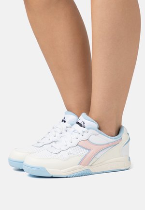 WINNER - Sneaker low - white/peach whip