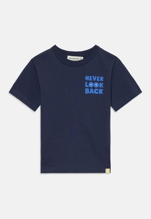 Marineblaue Baumwoll-T-Shirt mit rundem Halsausschnitt und kurzen Ärmeln, auf der Vorderseite mit blauer Schrift "NEVER LOOK BACK".
