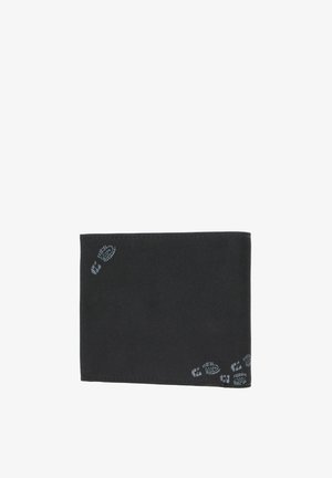 Portefeuille noir bifold avec petits motifs d'empreintes de bottes grises en haut à gauche et en bas à droite.