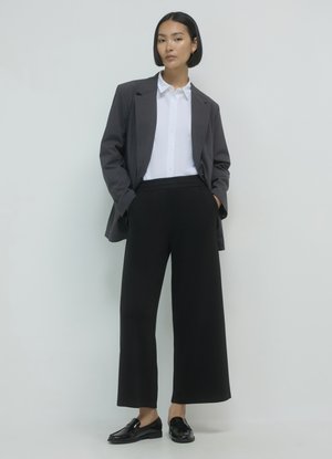 Calliope MILANO - Pantalon classique - nero ultrablack