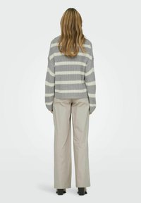 JDY JDYJUSTY STRIPE  - Strickpullover - formal gray