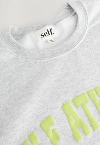 REGULAR FIT - Sudadera - grey lime