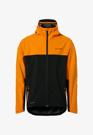 Veste Vaude noire et orange avec fermeture éclair, capuche ajustable et poches latérales. Présente un design coloré et un tissu respirant.