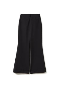 Pantalons larges noirs avec une texture lisse, dotés de deux poches arrière et de ourlets roulés. Design minimaliste, coupe ajustée.