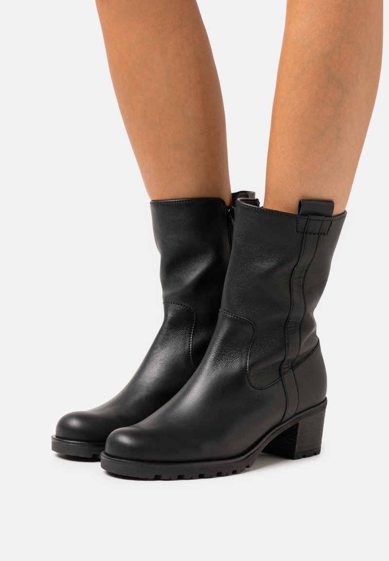 gabor comfort ankle boots