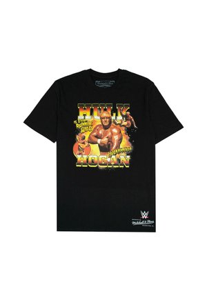 Schwarzes Baumwoll-T-Shirt mit einem bunten Grafik eines Wrestlers und dem Text "HULK IS STILL RUNNIN' WILD" und "HULKAMANIA HOGAN."