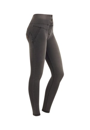 Leggings neri a vita alta con una texture liscia, dotati di tre bottoni e due tasche laterali con dettagli di cucitura.