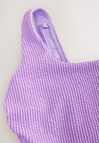 Peldkostīms - lilac purple zigzag textured