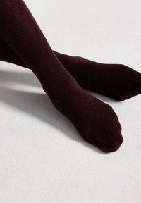 Burgundy tights, slät tyg, åtsittande design, ogenomskinlig textur, sömlös tå, lätt, vilande på en ljus yta.