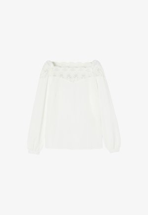 Balta off-shoulder bluzė su ilgomis rankovėmis, su nėriniuotiu bangos formos apdailos detaliu aplink kaklą. Lengvas audinys, lygus paviršius.