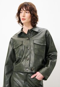 FRNCH CALIXA - Veste en similicuir - kaki