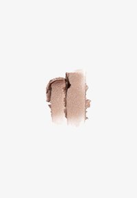 Cremeagtige highlighter-swatcher i en blød taupe farve med glitrende accenter, der viser forskellige teksturer og finish.