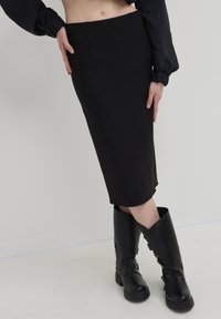 Calliope FENTE DANS LE DOS - Gonna a tubino - noir