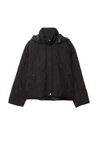 Veste matelassée noire avec un col montant, deux poches avant et une capuche. Présente une texture lisse et une fermeture à boutons-pression.