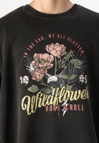 ONLY ONLLUCINDA WILD O NECK  - Sweatshirt - black