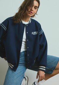 Next VARSITY - Pižamos viršutinė dalis - navy blue